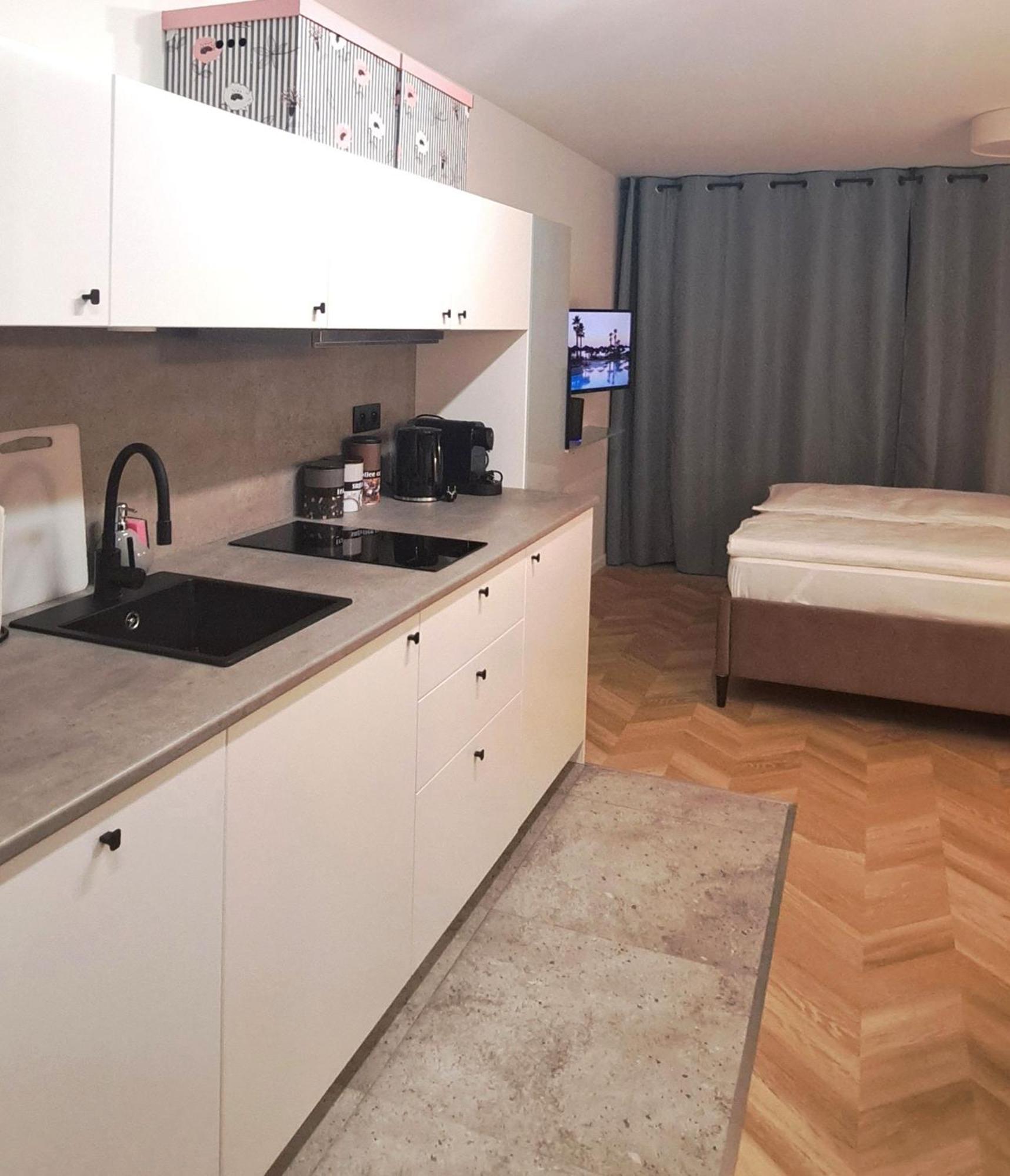 Falcon Apartment Center 4 Metro Swietokrzyska Varšava Exteriér fotografie